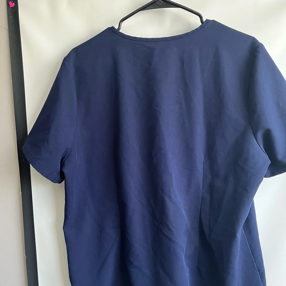 Figs Navy blue Short Sleeve one pocket scrub top XL - Picture 2 of 4